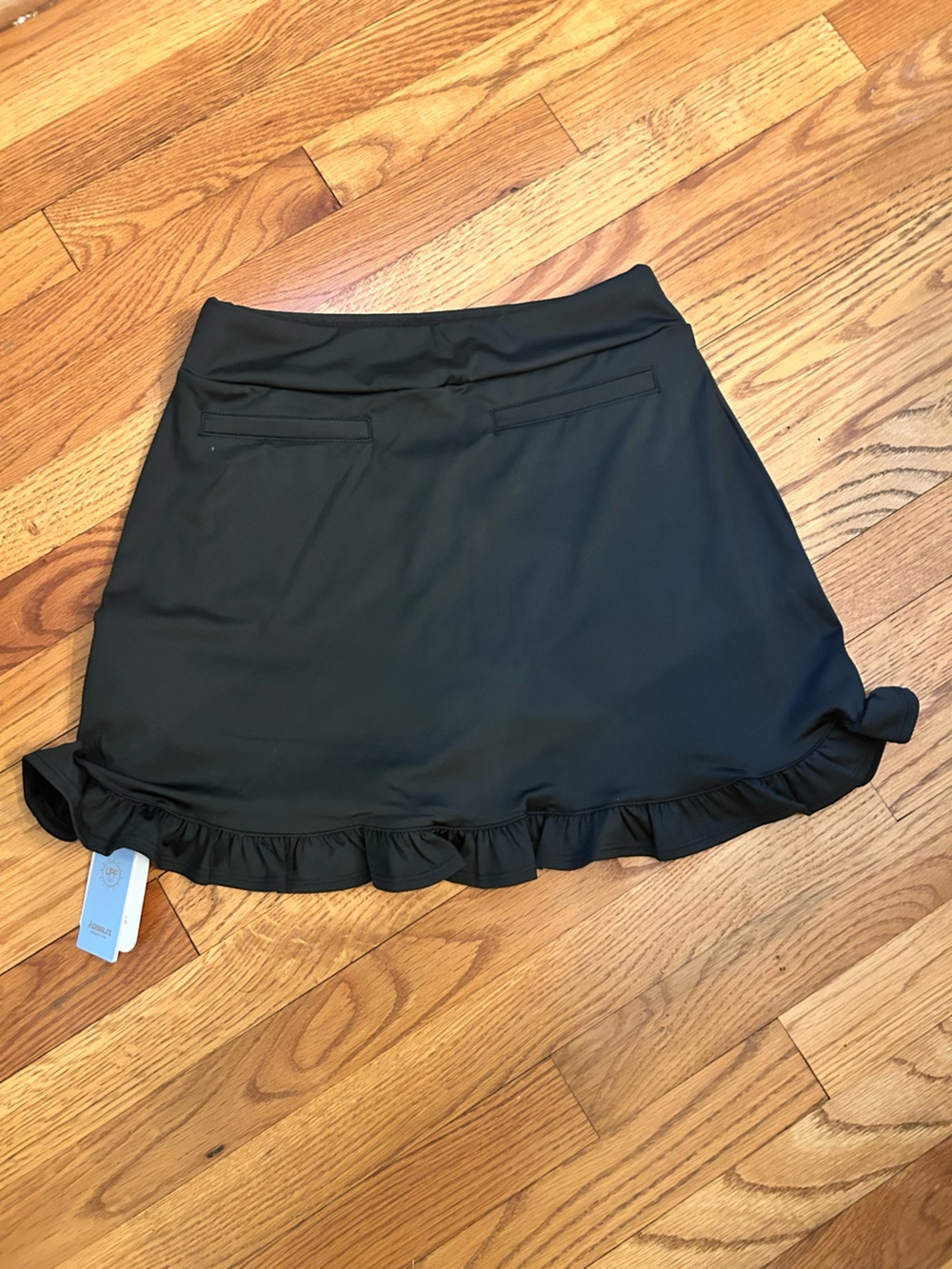 Women's Black Ruffle Hem Golf Skort with Zip Pockets - Picture 2 of 5